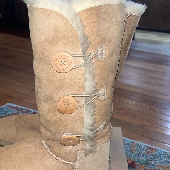 Women’s UGG Bailey Button 3 in Chestnut 7 - Picture 11 of 15
